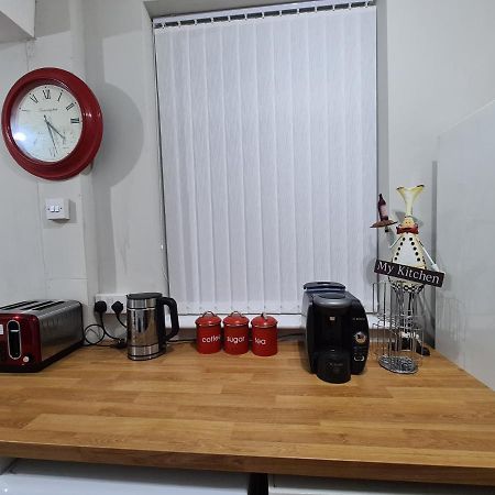 Stunning Holiday Home. Free Parking. Manchester Bagian luar foto